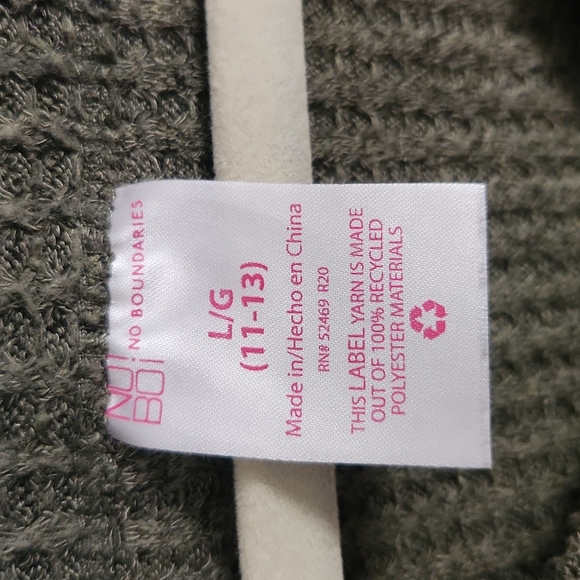 Color Block Crop Sweater - Picture 3 of 3